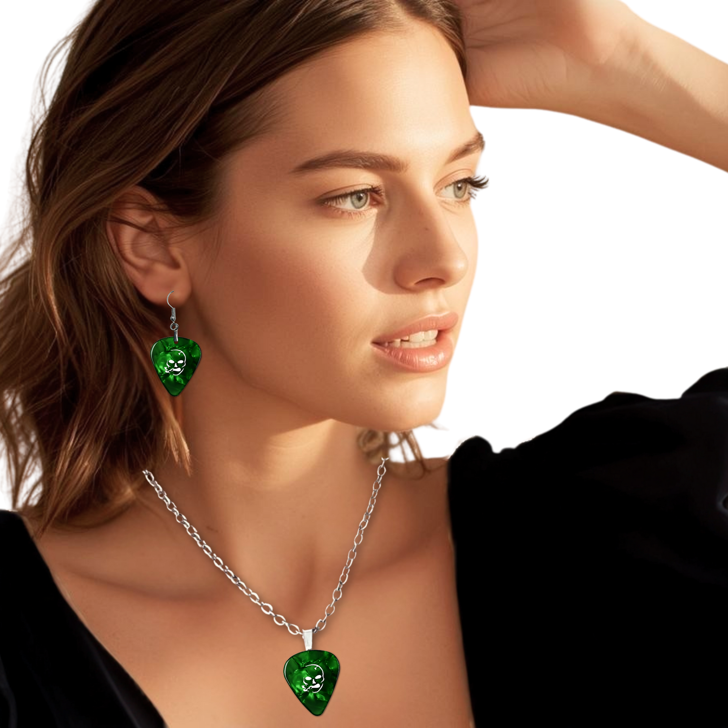 SS Smoking Skull Necklace - green and white